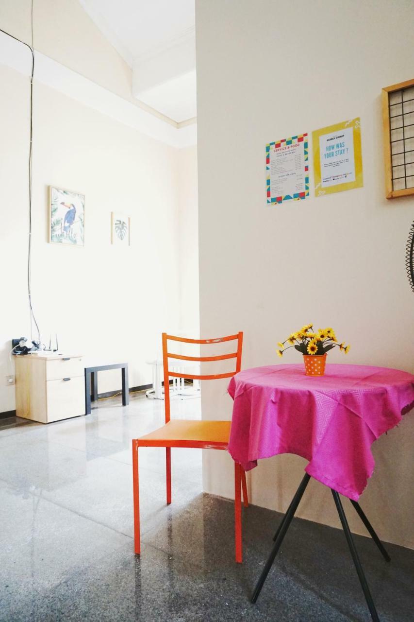 Green Surabaya Homey Exterior foto
