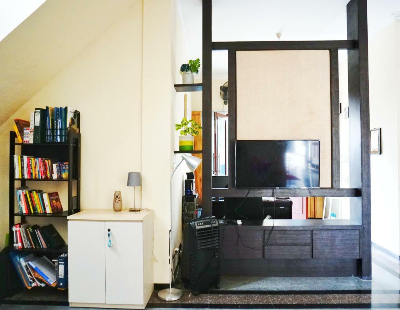 Green Surabaya Homey Exterior foto